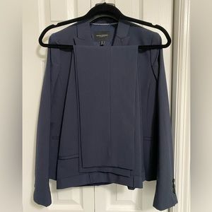 Women’s navy washable wool pantsuit. Size 6P.